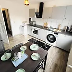 Vaz Langerfeld Für Fachkräfte Und Monteure, Tv, Wlan, Küche, Nahe 3m Und Ede Apartment