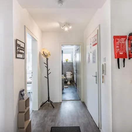 Apartamento Vaz Langerfeld Für Fachkräfte Und Monteure, Tv, Wlan, Küche, Nahe 3m Und Ede *