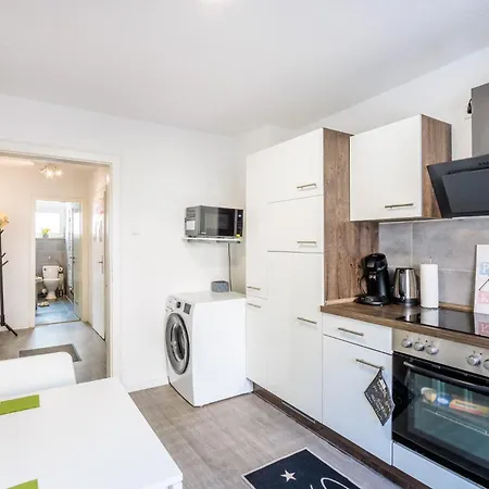 Vaz Haus Langerfeld Fuer Monteure, Tv, Wlan, Kueche, Nahe 3m Und Ede Appartamento *