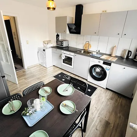 Vaz Langerfeld Fuer Fachkraefte Und Monteure, Tv, Wlan, Kueche, Nahe 3m Und Ede Apartment