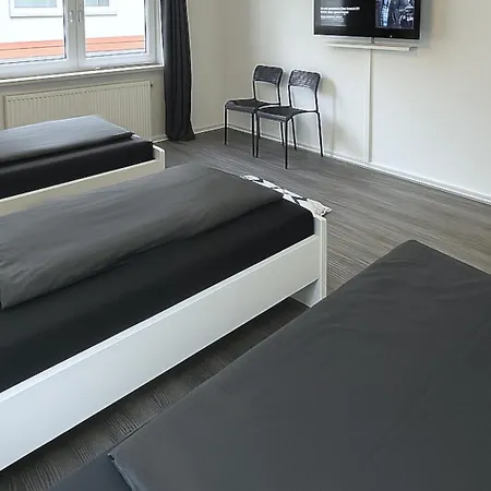 Vaz Langerfeld Für Fachkräfte Und Monteure, Tv, Wlan, Küche, Nahe 3m Und Ede