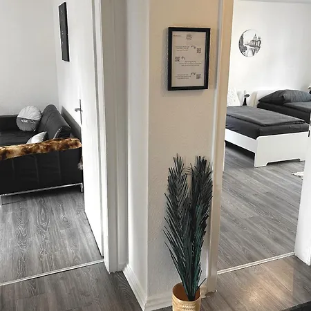 Vaz Haus Langerfeld Fuer Monteure, Tv, Wlan, Kueche, Nahe 3m Und Ede Appartamento