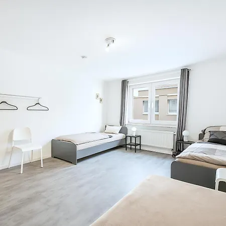 Vaz Haus Langerfeld Fuer Monteure, Tv, Wlan, Kueche, Nahe 3m Und Ede * 부퍼탈